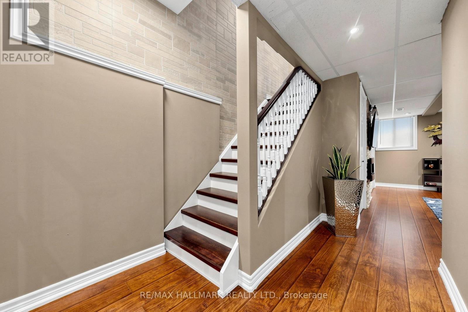 23 Natale Court, Bradford West Gwillimbury, Ontario  L3Z 3B1 - Photo 25 - N13216920