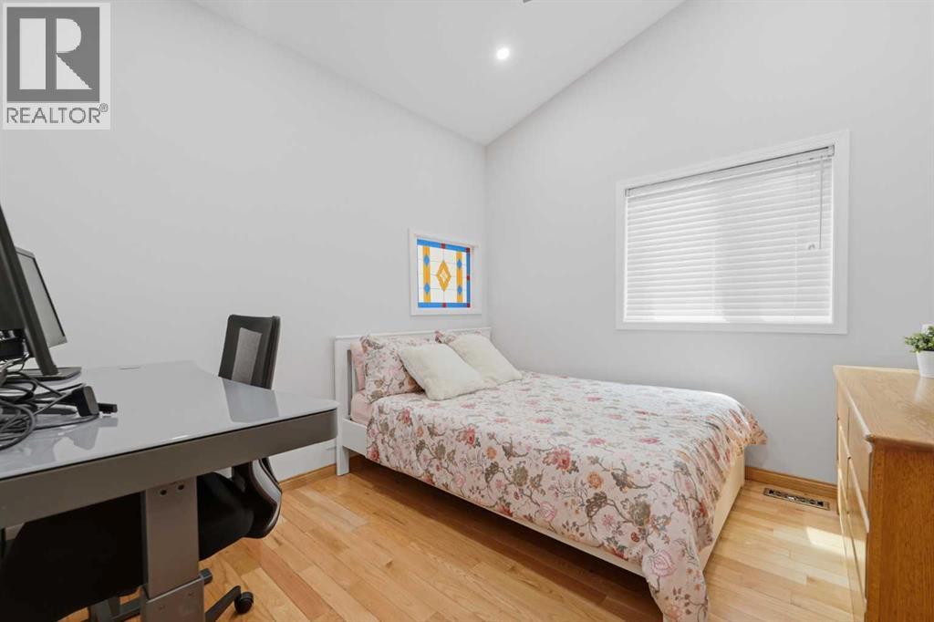 84 Coach Gate Way SW, Calgary, Alberta T3H 1Z7 - Photo 21 - A2316162