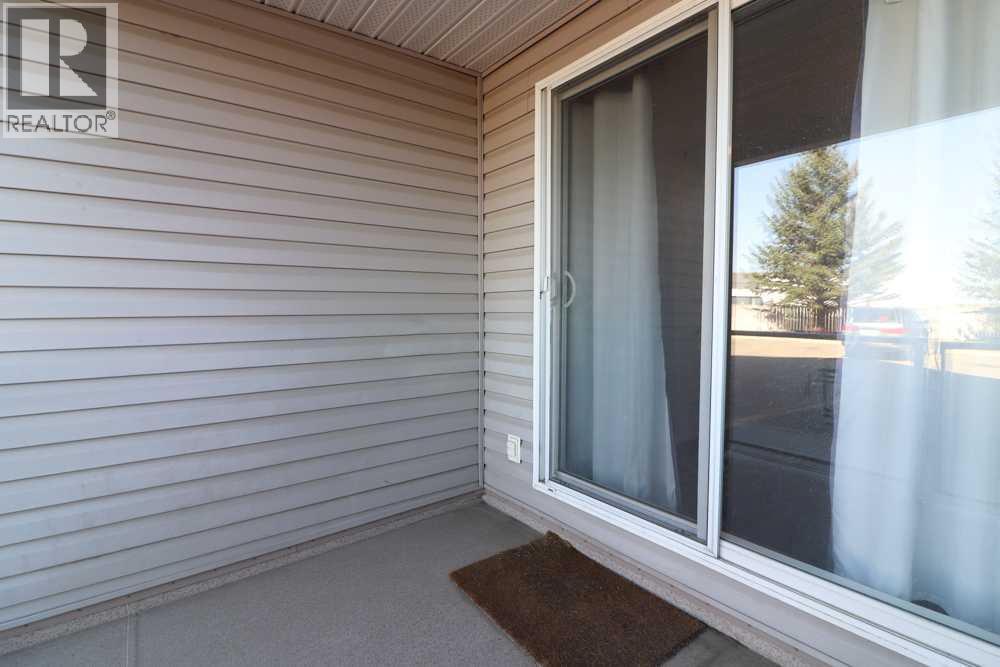 105, 1648 Saamis Drive NW, Medicine Hat, Alberta T1B 4X1 - Photo 9 - A2308582