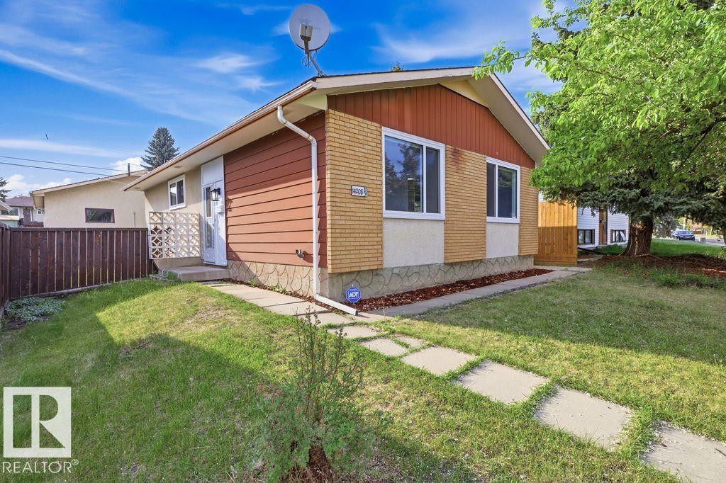 14208 51 St NW, Edmonton, Alberta T5A 0A9 - Photo 1 - E4490868