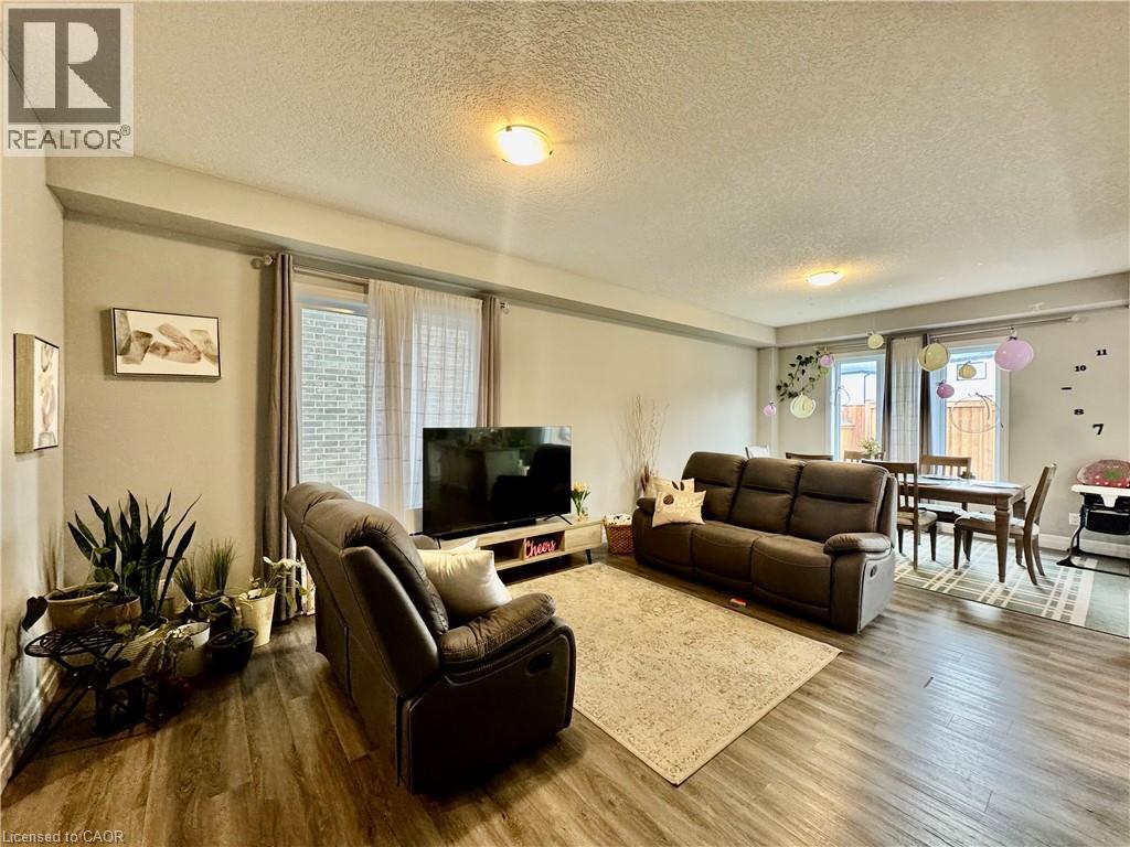 162 Otterbein Road, Kitchener, Ontario  N2B 0A8 - Photo 4 - 40834655