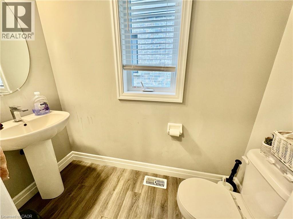 162 Otterbein Road, Kitchener, Ontario  N2B 0A8 - Photo 9 - 40834655