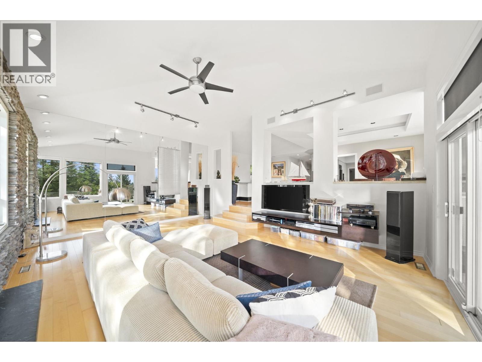463 VENTURA CRESCENT, North Vancouver, British Columbia