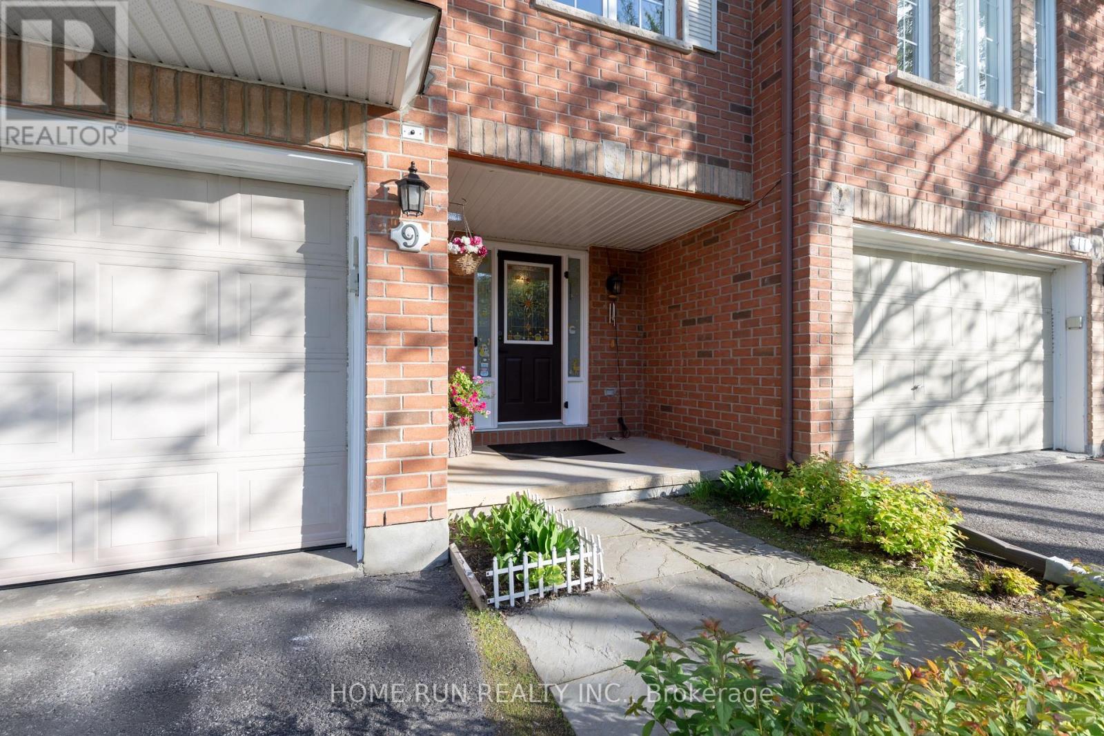 9 Macassa Circle, Ottawa, Ontario  K2T 1J7 - Photo 2 - X13217002