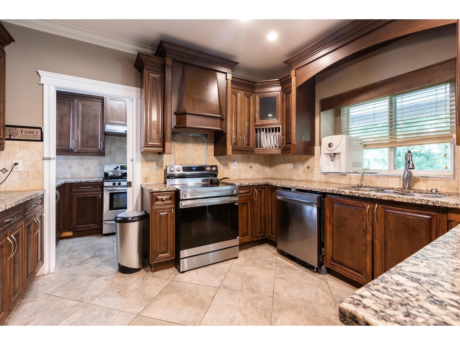 9766 160a Street, Surrey, British Columbia  V4N 5M1 - Photo 12 - R3129022