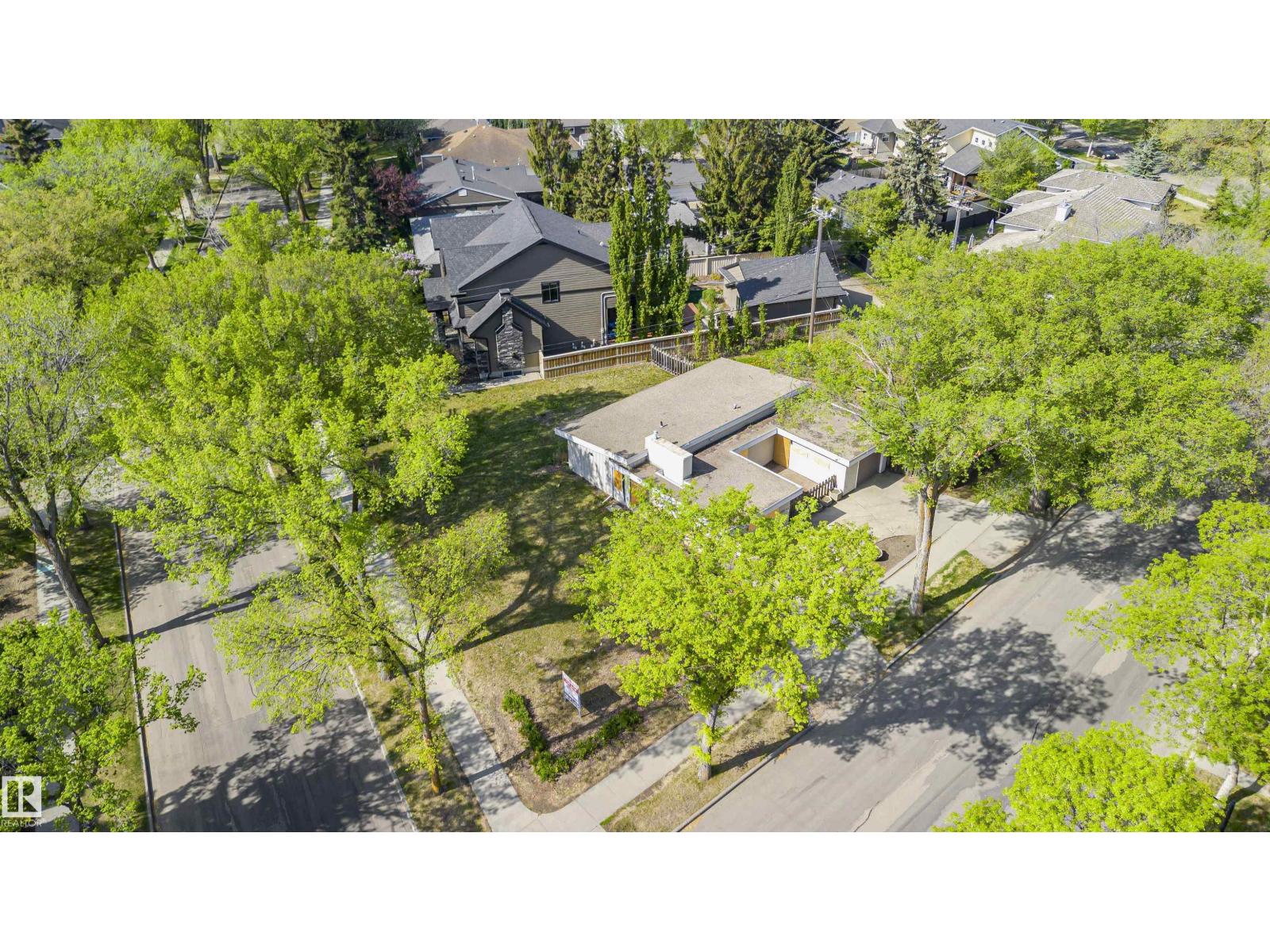 9788 146 St NW, Edmonton, Alberta  T5N 2Z4 - Photo 8 - E4472735
