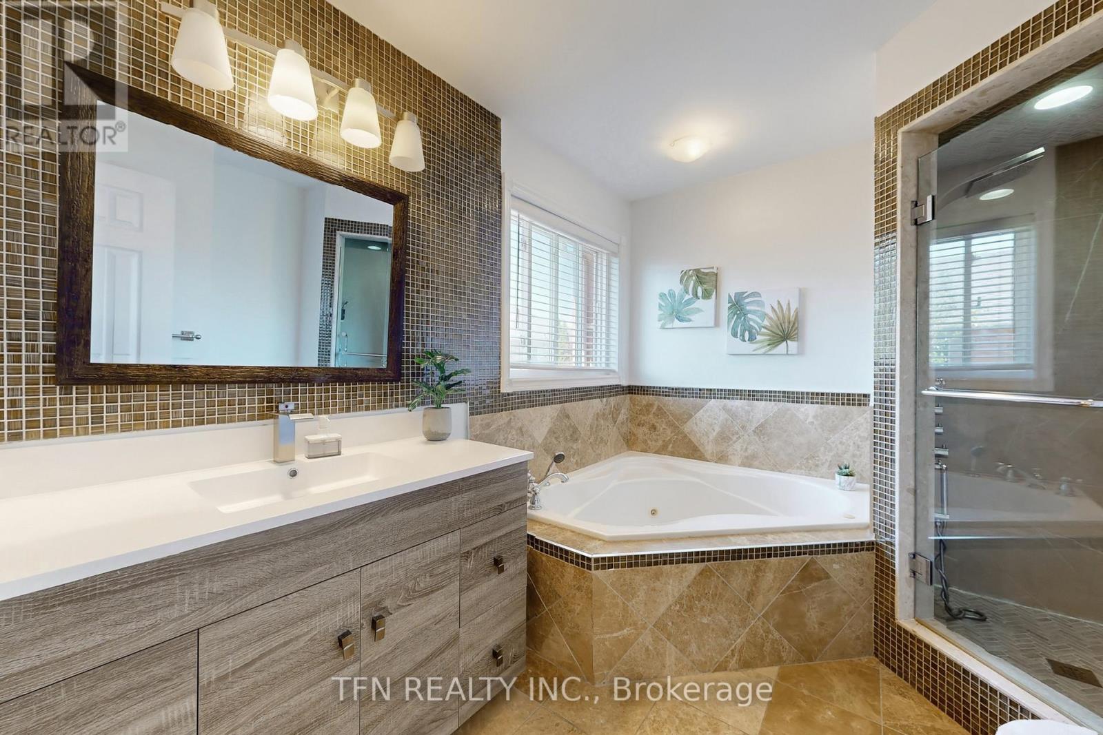 24 Lucerne Drive, Vaughan, Ontario  L4H 2Y2 - Photo 11 - N13057134