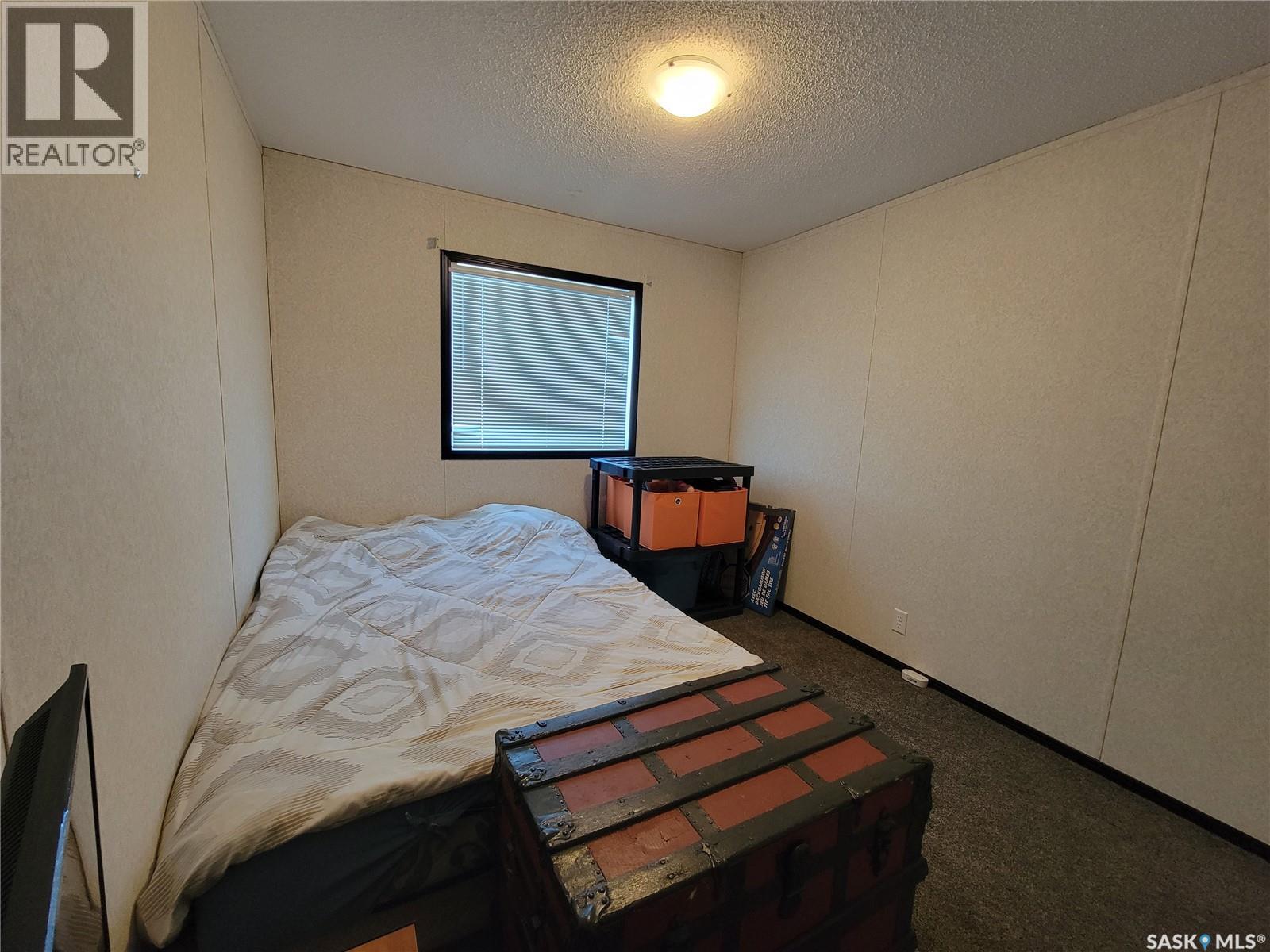 11 & 12 Mirror Place, Macklin, Saskatchewan  S0L 2C0 - Photo 12 - SK028056