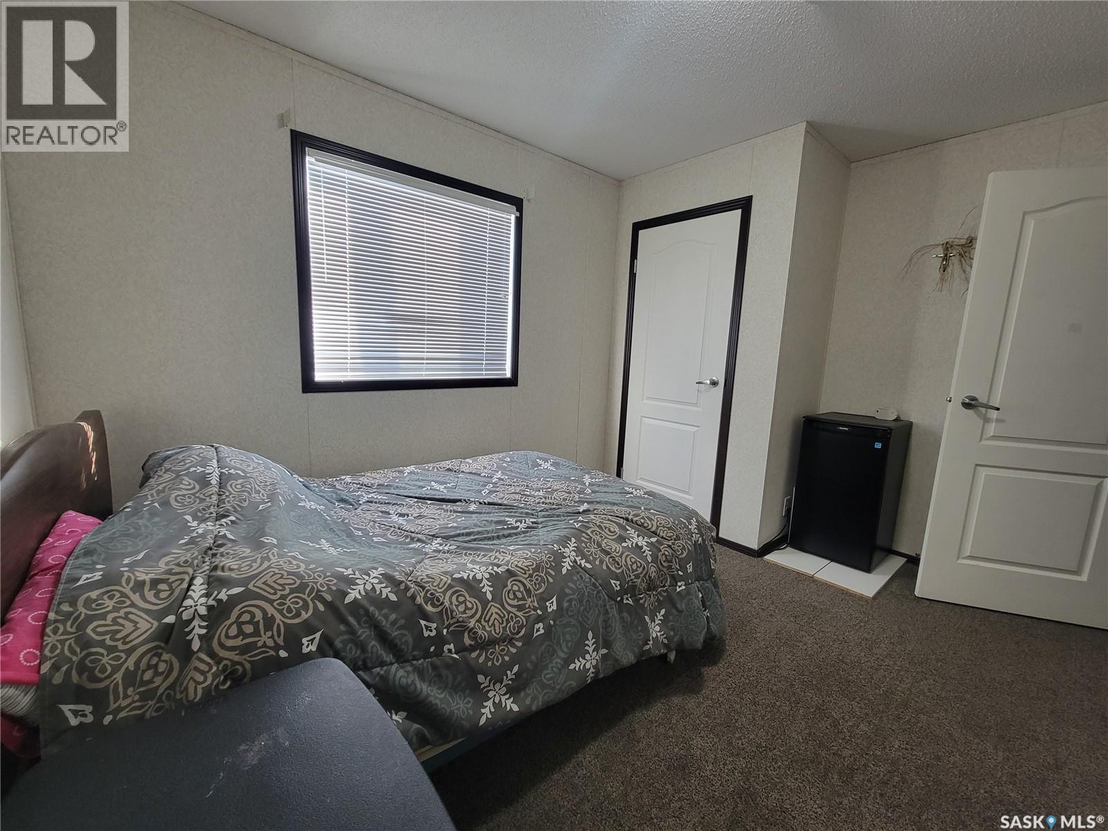 11 & 12 Mirror Place, Macklin, Saskatchewan  S0L 2C0 - Photo 15 - SK028056