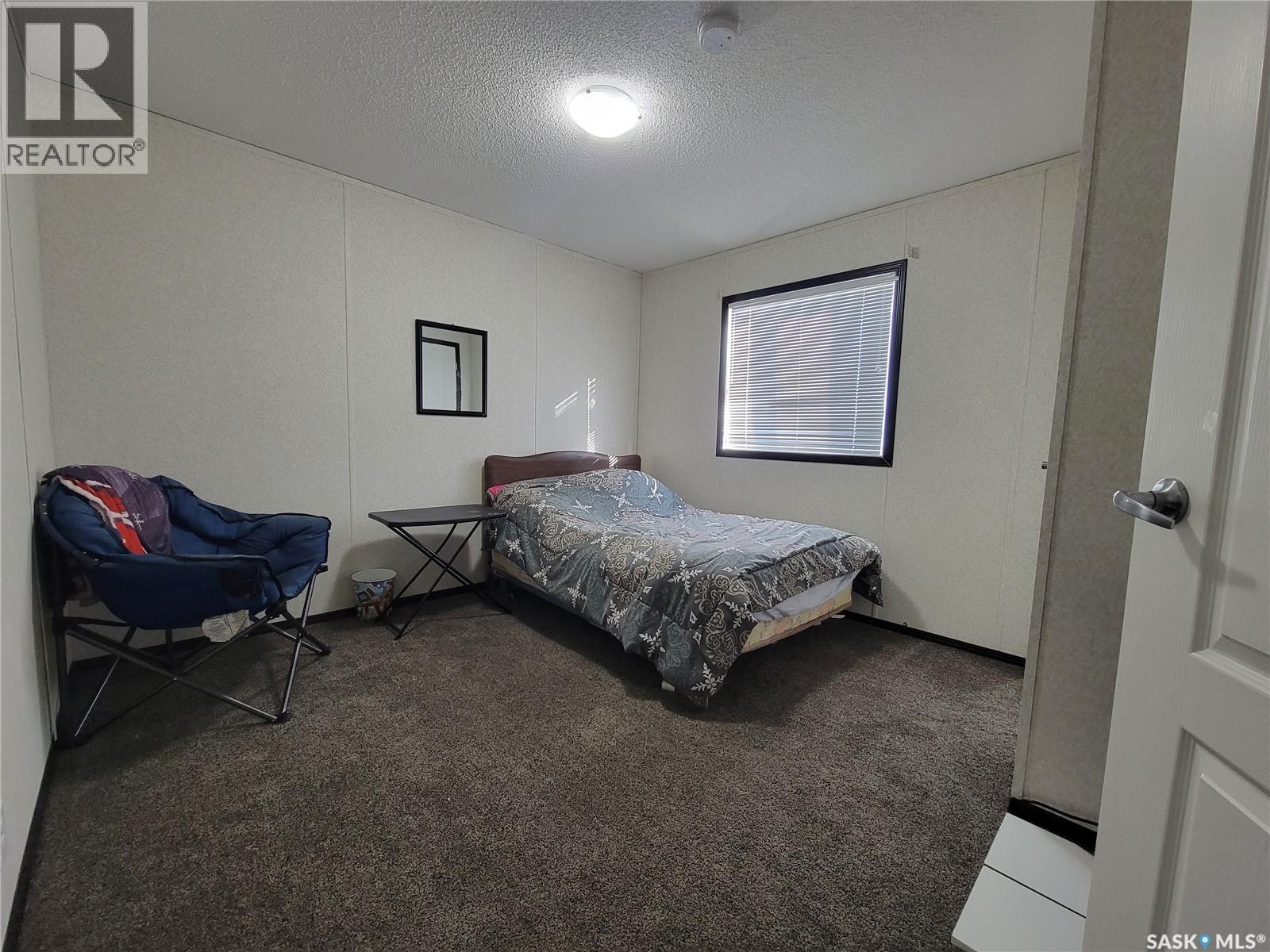 11 & 12 Mirror Place, Macklin, Saskatchewan  S0L 2C0 - Photo 14 - SK028056