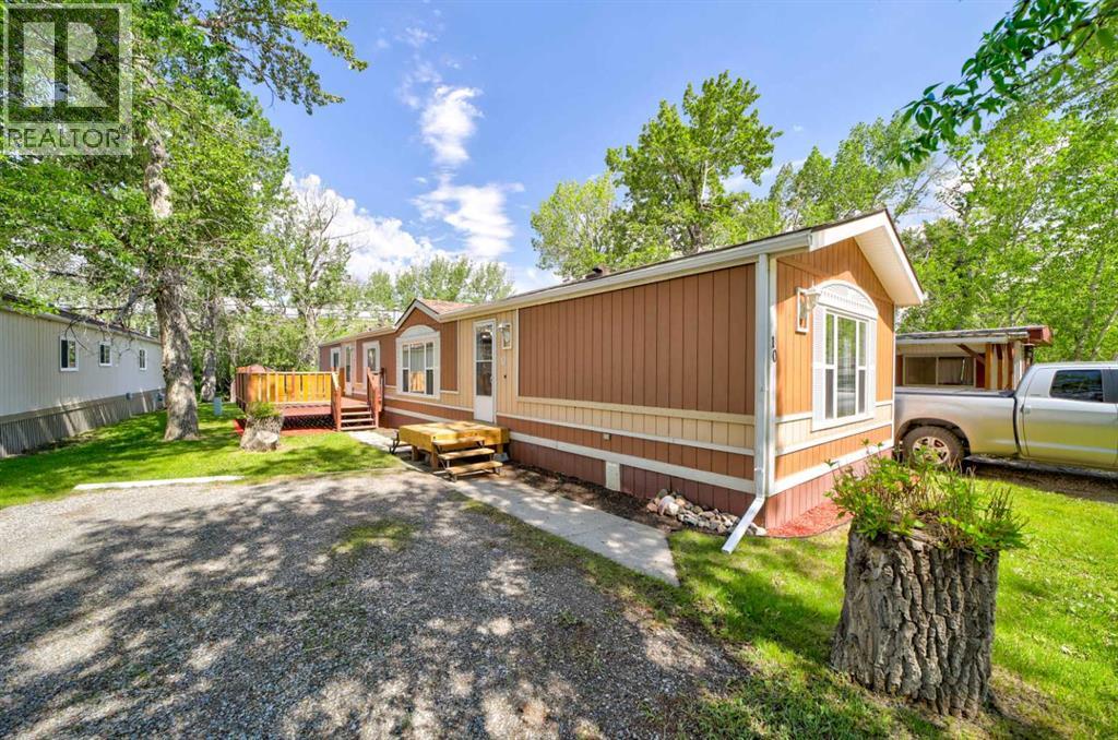 10, 1229 Waterton Avenue, Pincher Creek, Alberta  T0K 1W0 - Photo 1 - A2315542