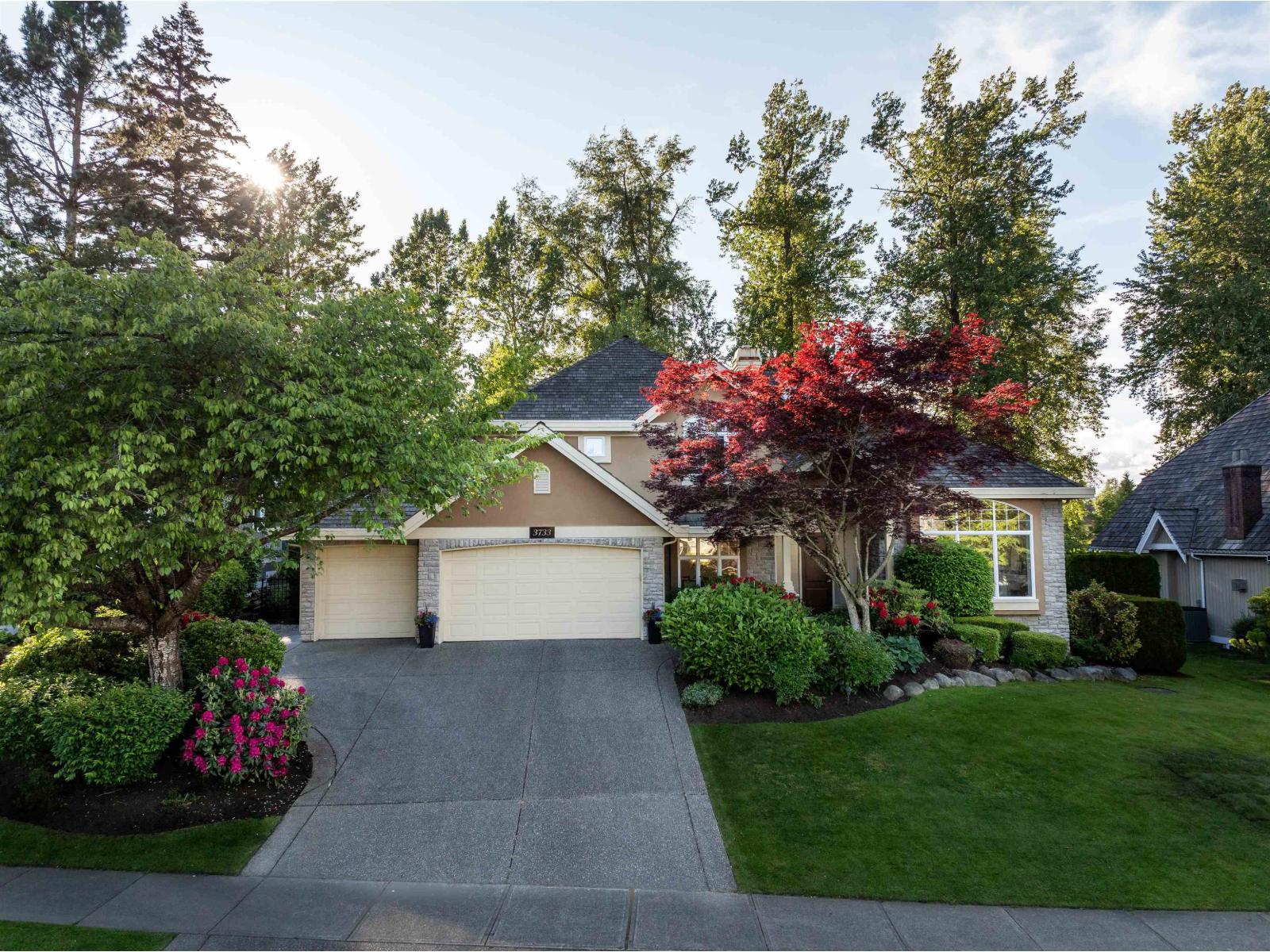 3733 Devonshire Drive, Surrey, British Columbia  V3Z 0H8 - Photo 1 - R3129921