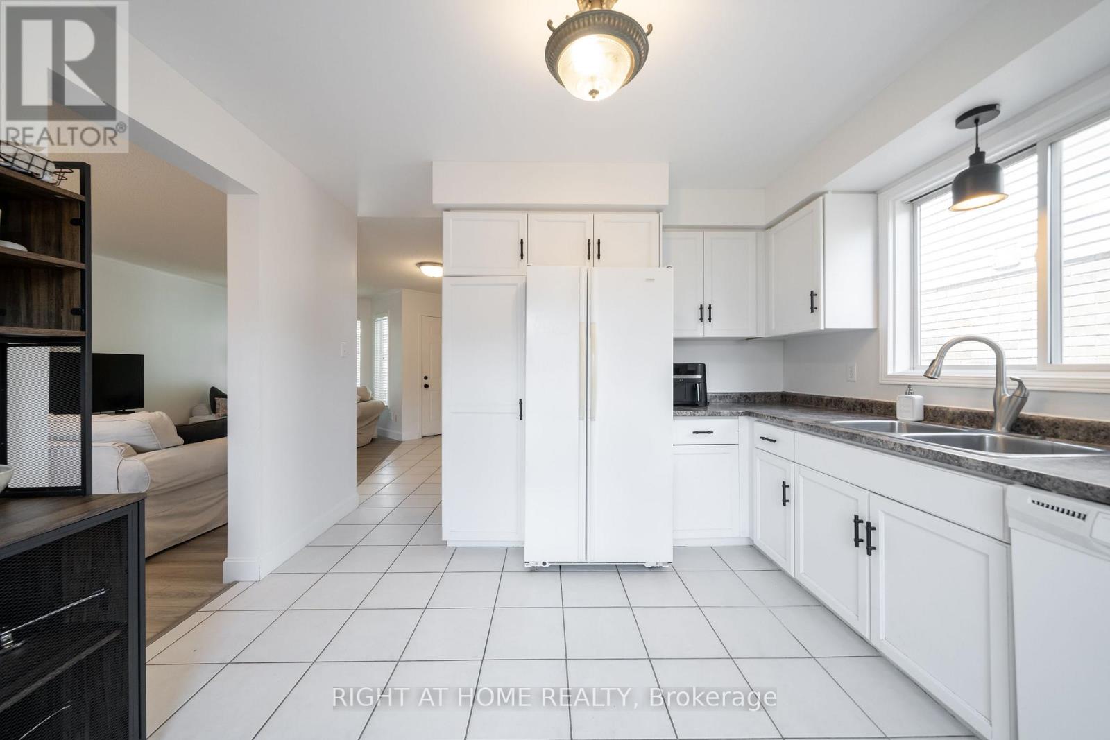 46 Waxwing Crescent, Guelph, Ontario  N1C 1E3 - Photo 11 - X13217000