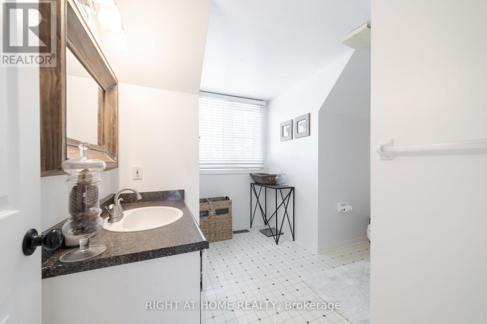 46 Waxwing Crescent, Guelph, Ontario  N1C 1E3 - Photo 15 - X13217000