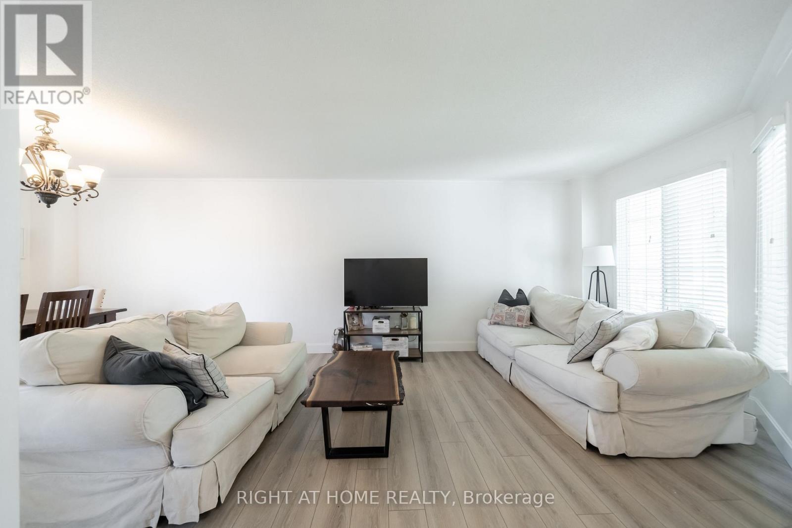 46 Waxwing Crescent, Guelph, Ontario  N1C 1E3 - Photo 3 - X13217000