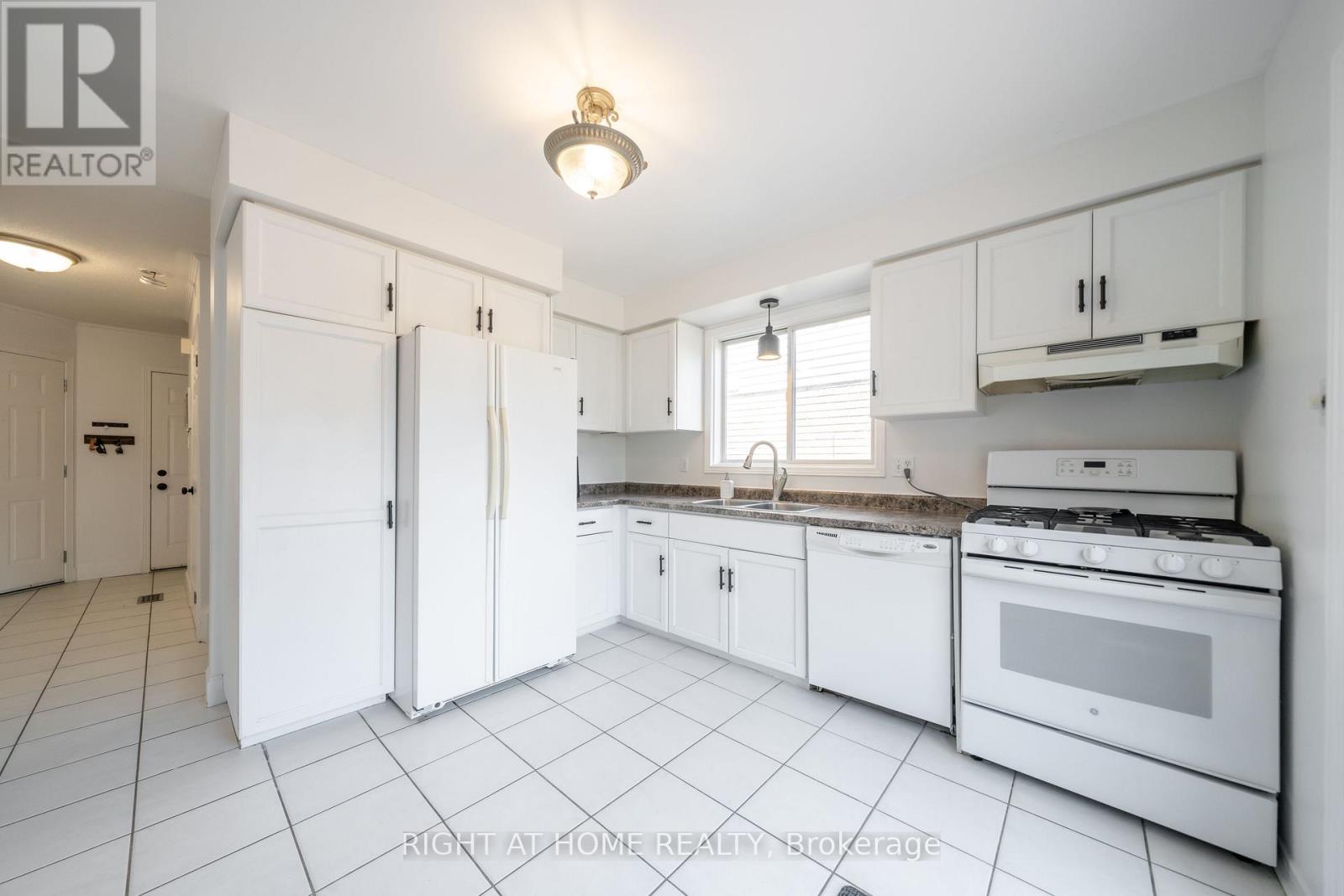 46 Waxwing Crescent, Guelph, Ontario  N1C 1E3 - Photo 8 - X13217000