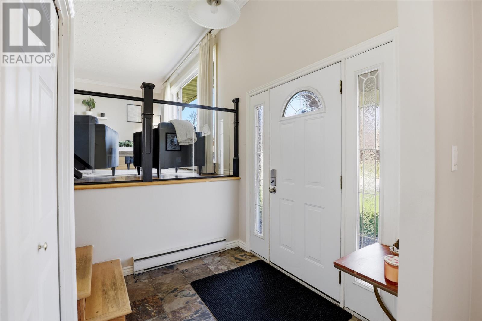 27 Valhalla Pl, Sault Ste. Marie, Ontario  P6A 5Y9 - Photo 3 - SM261153