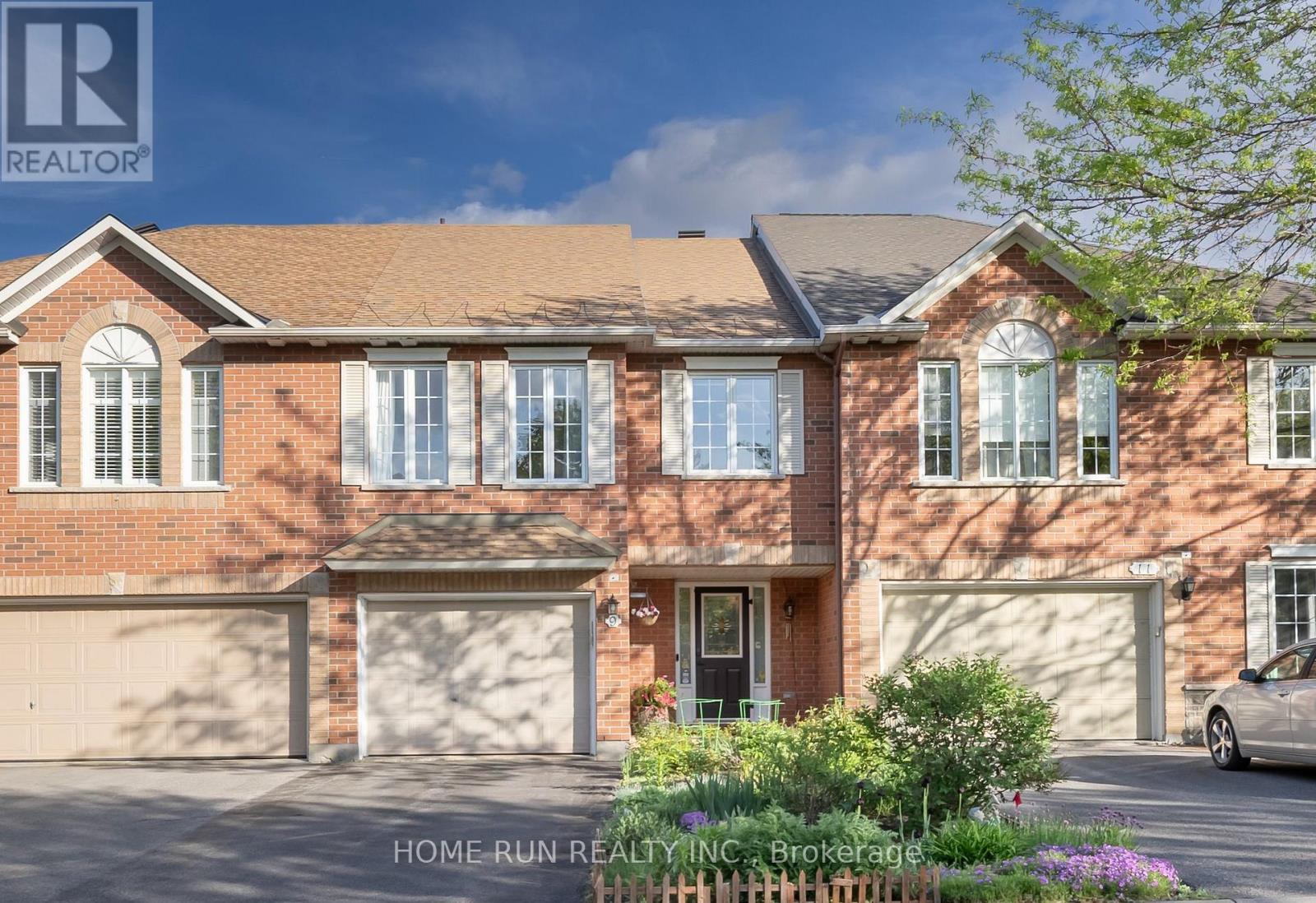 9 MACASSA CIRCLE, Ottawa, Ontario