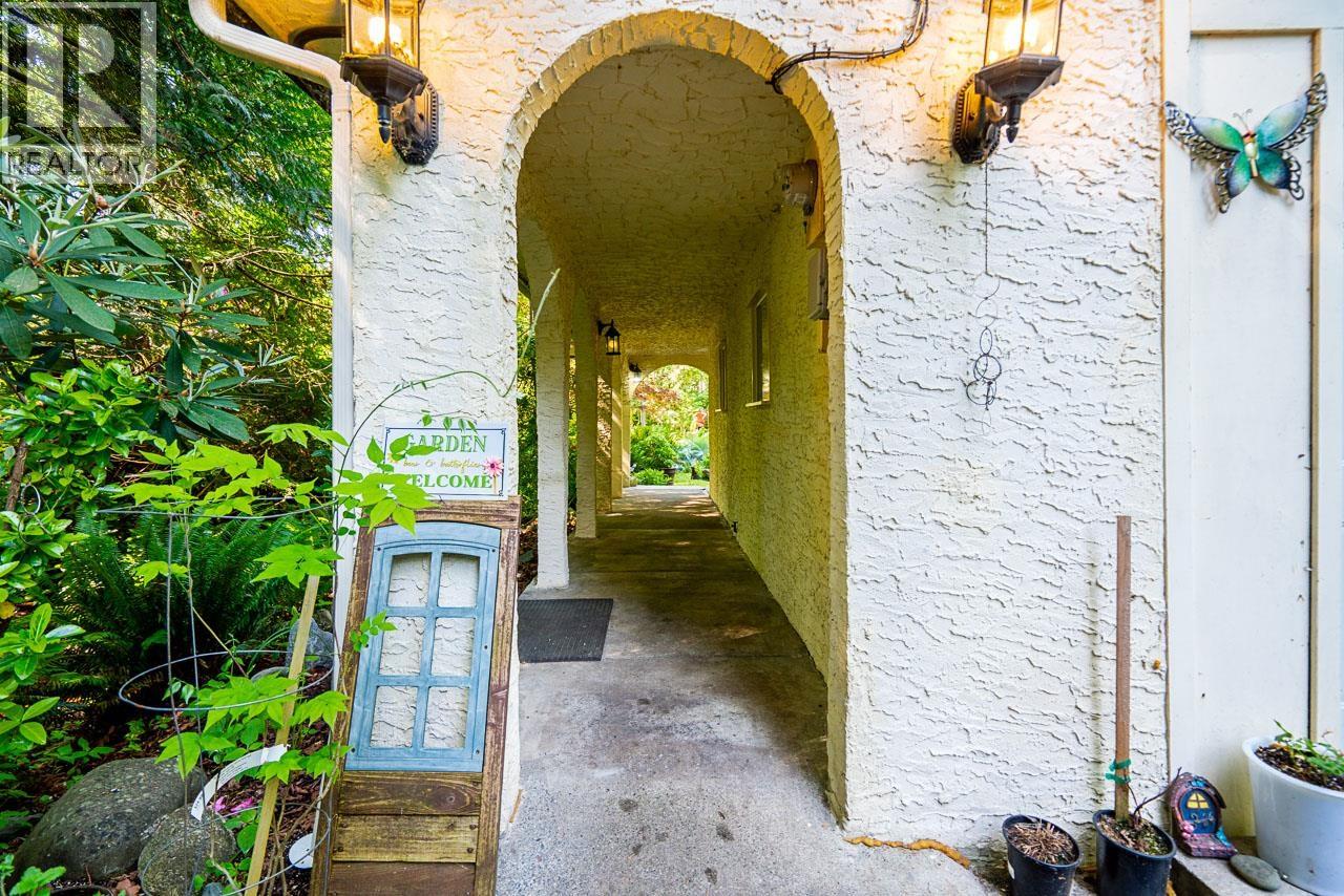 23942 Fern Crescent, Maple Ridge, British Columbia  V4R 2S3 - Photo 4 - R3129537