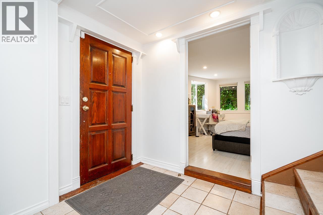 23942 Fern Crescent, Maple Ridge, British Columbia  V4R 2S3 - Photo 6 - R3129537