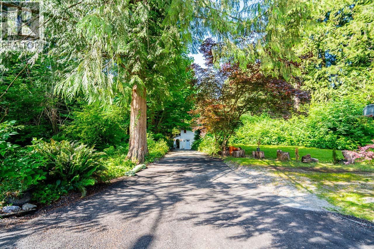 23942 Fern Crescent, Maple Ridge, British Columbia  V4R 2S3 - Photo 2 - R3129537