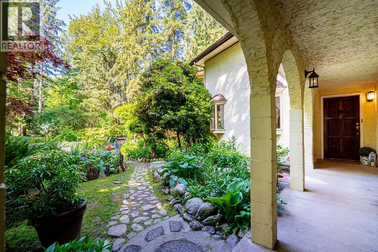 23942 Fern Crescent, Maple Ridge, British Columbia  V4R 2S3 - Photo 5 - R3129537