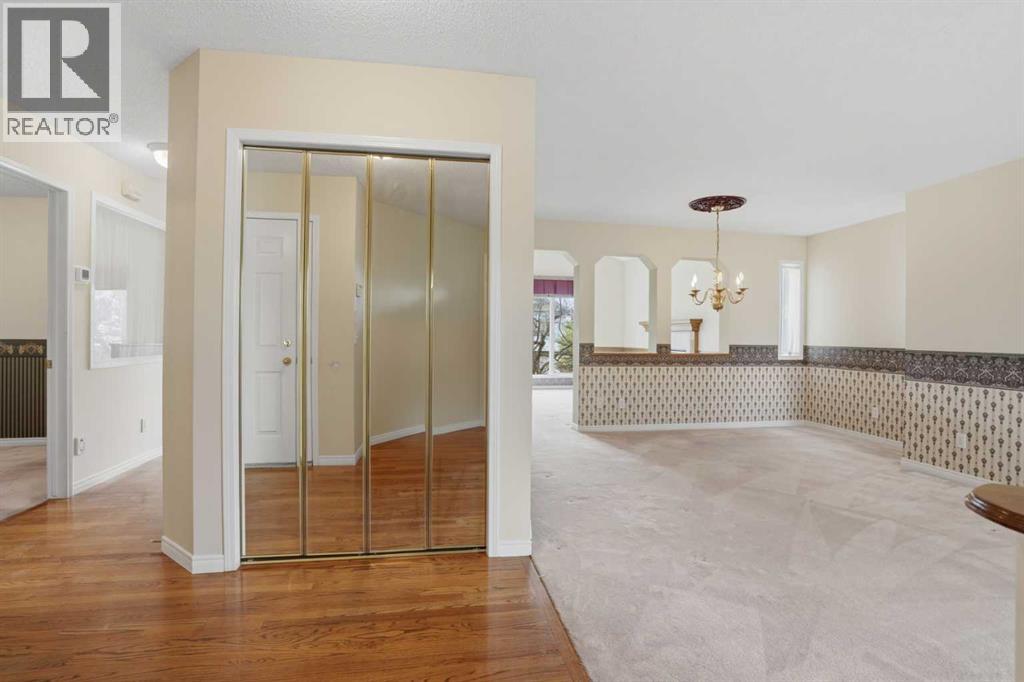 12 Citadel Park Nw, Calgary, Alberta  T3G 3X8 - Photo 2 - A2313325