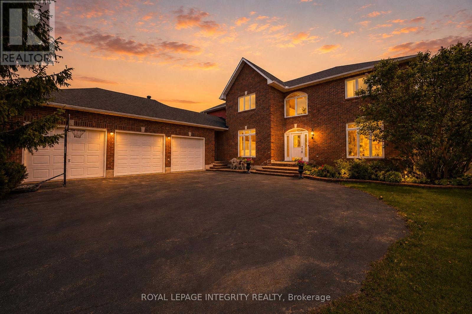 5589 CARRISON DRIVE, Ottawa, Ontario