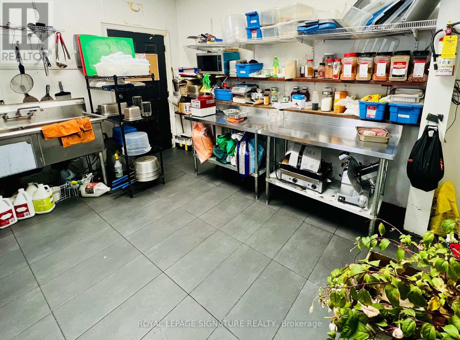 761 Dundas Street W, Toronto, Ontario  M6J 1T9 - Photo 14 - C13217056
