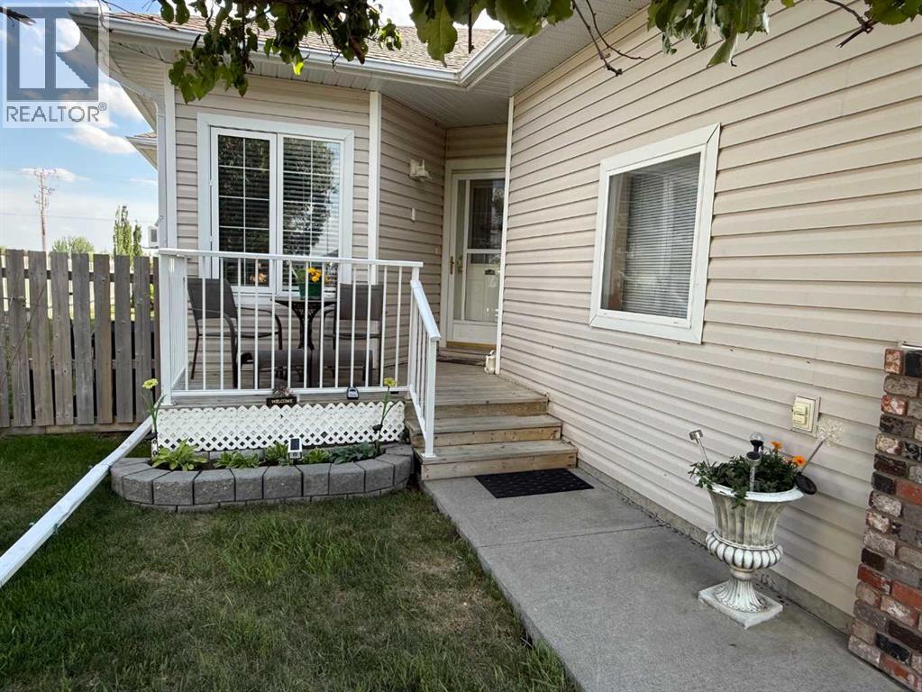 23 Skyline Crescent Crescent W, Claresholm, Alberta  T0L 0T0 - Photo 2 - A2316156