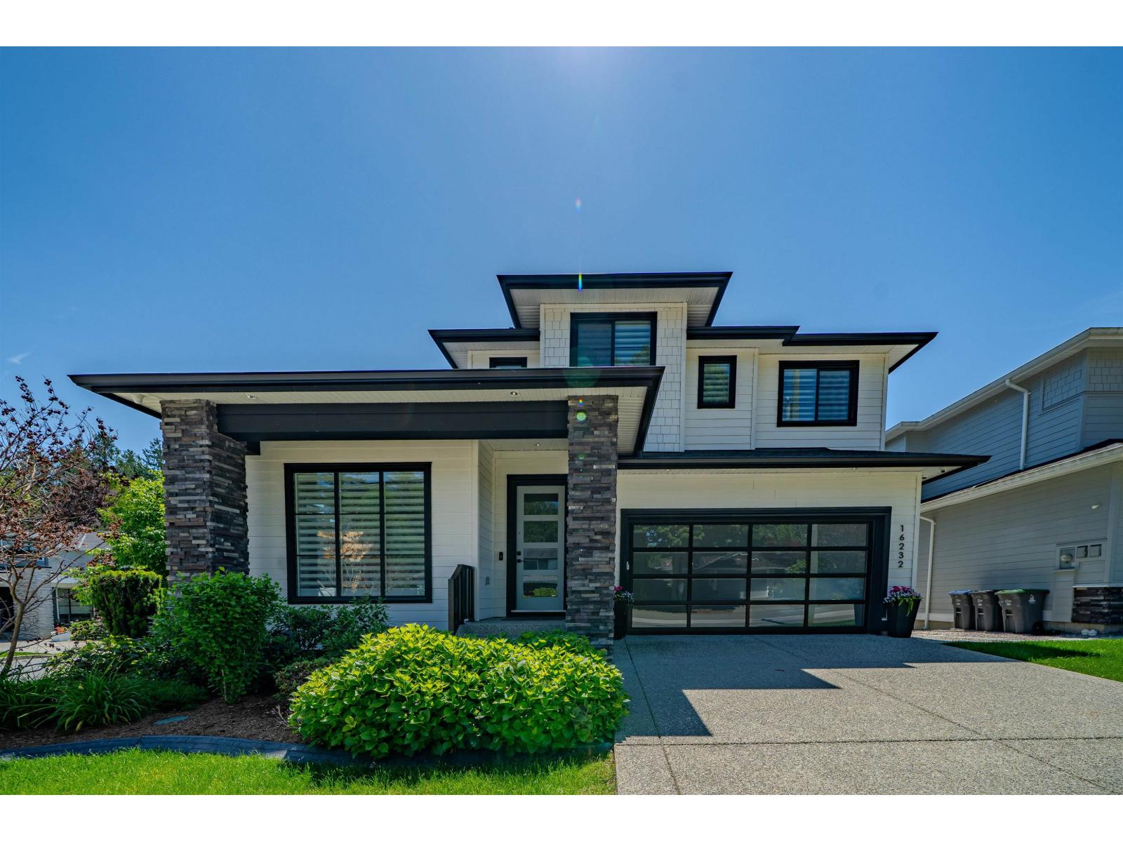 16232 10 Avenue, Surrey, British Columbia  V4A 1A8 - Photo 1 - R3129299