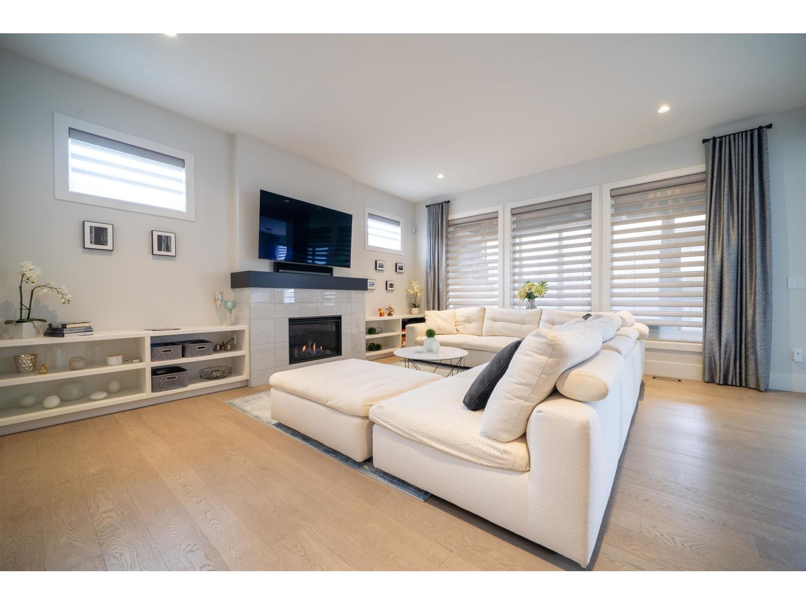 16232 10 Avenue, Surrey, British Columbia  V4A 1A8 - Photo 4 - R3129299
