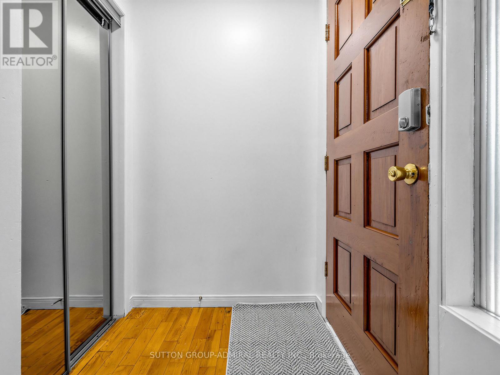 56 Oakmount Crescent, Vaughan, Ontario  L4K 2C3 - Photo 4 - N13217070