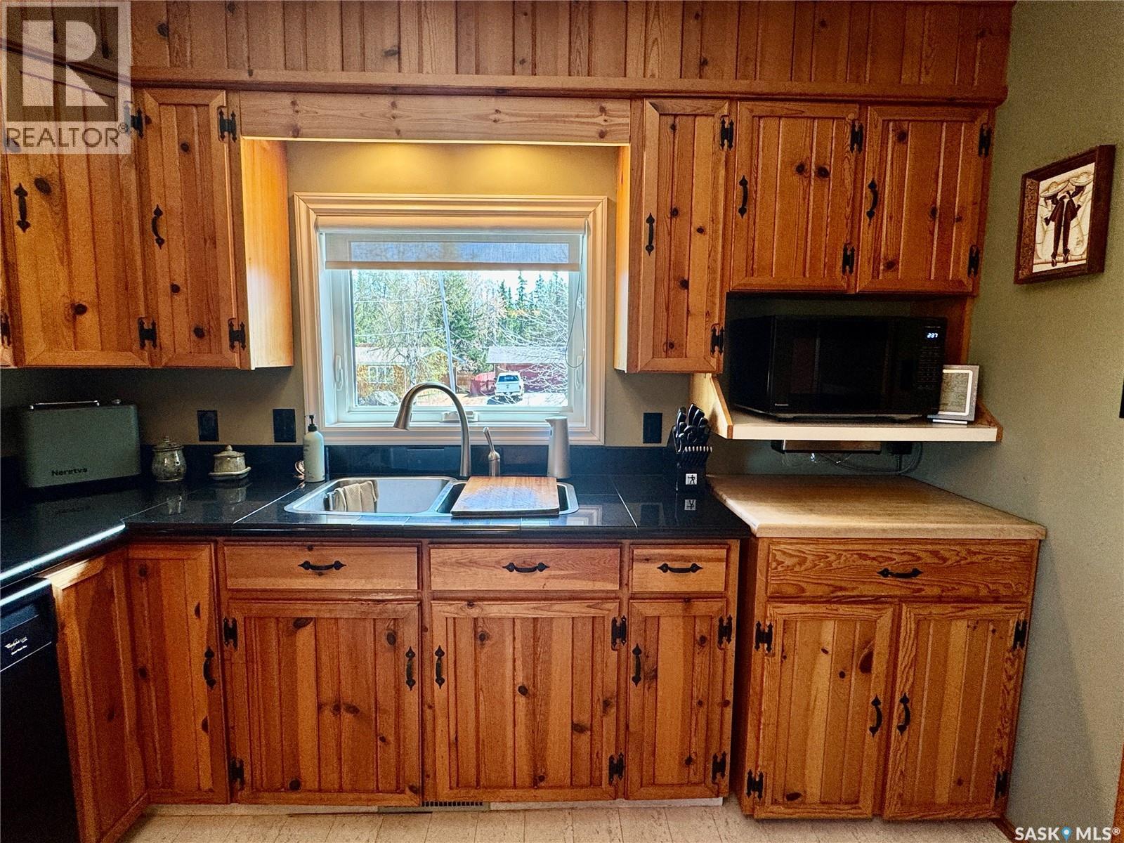 1632 Studer Street, La Ronge, Saskatchewan  S0J 1L0 - Photo 2 - SK037646