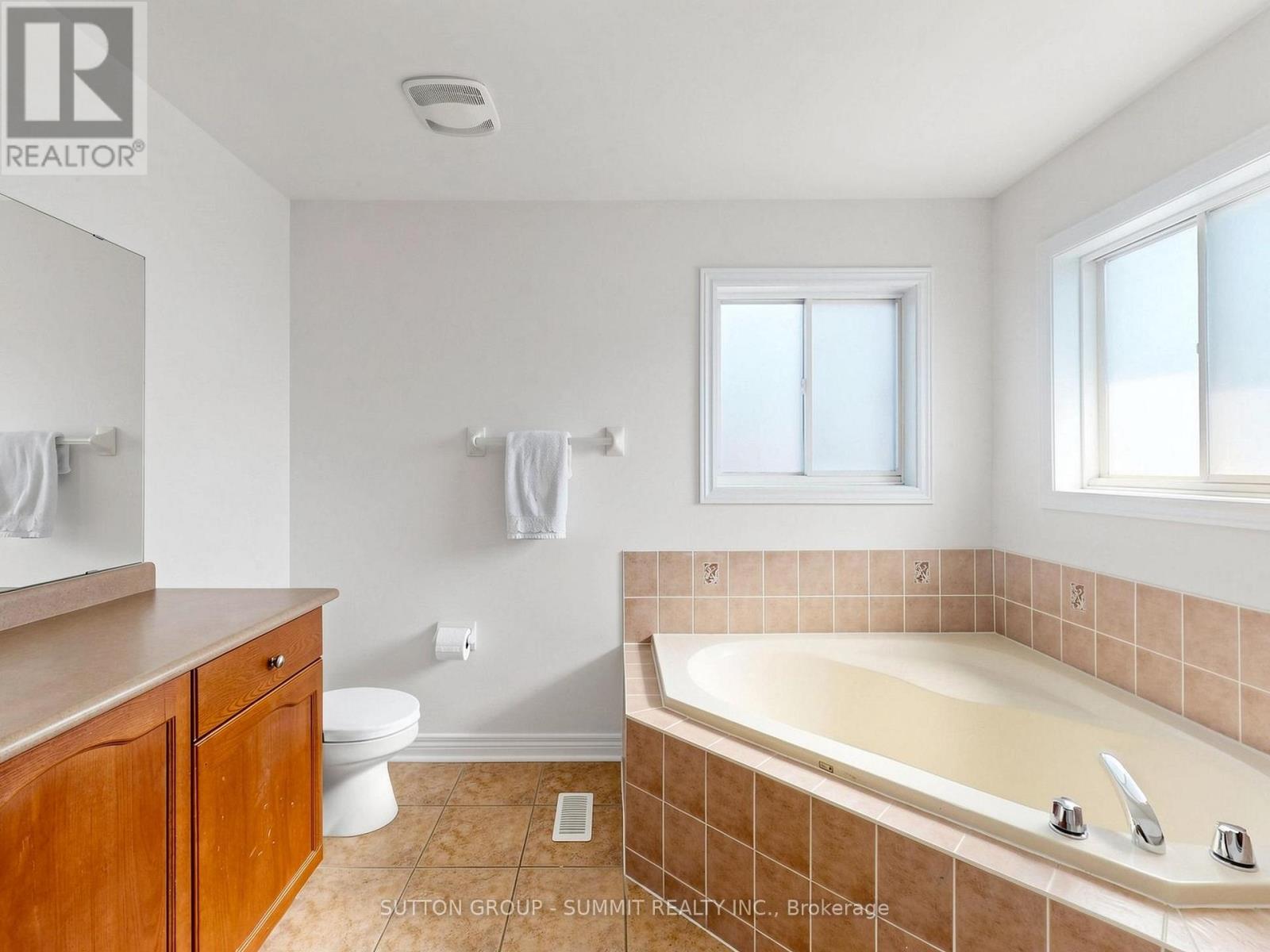 4880 Yorkshire Avenue, Mississauga, Ontario  L4Z 4H6 - Photo 24 - W13217024