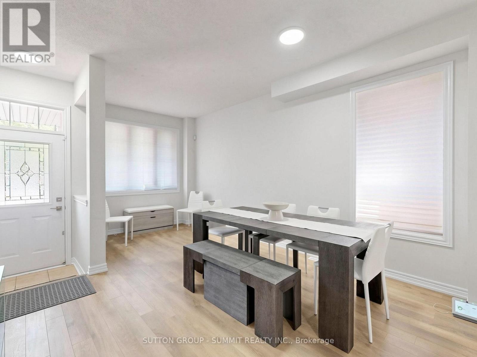 4880 Yorkshire Avenue, Mississauga, Ontario  L4Z 4H6 - Photo 3 - W13217024