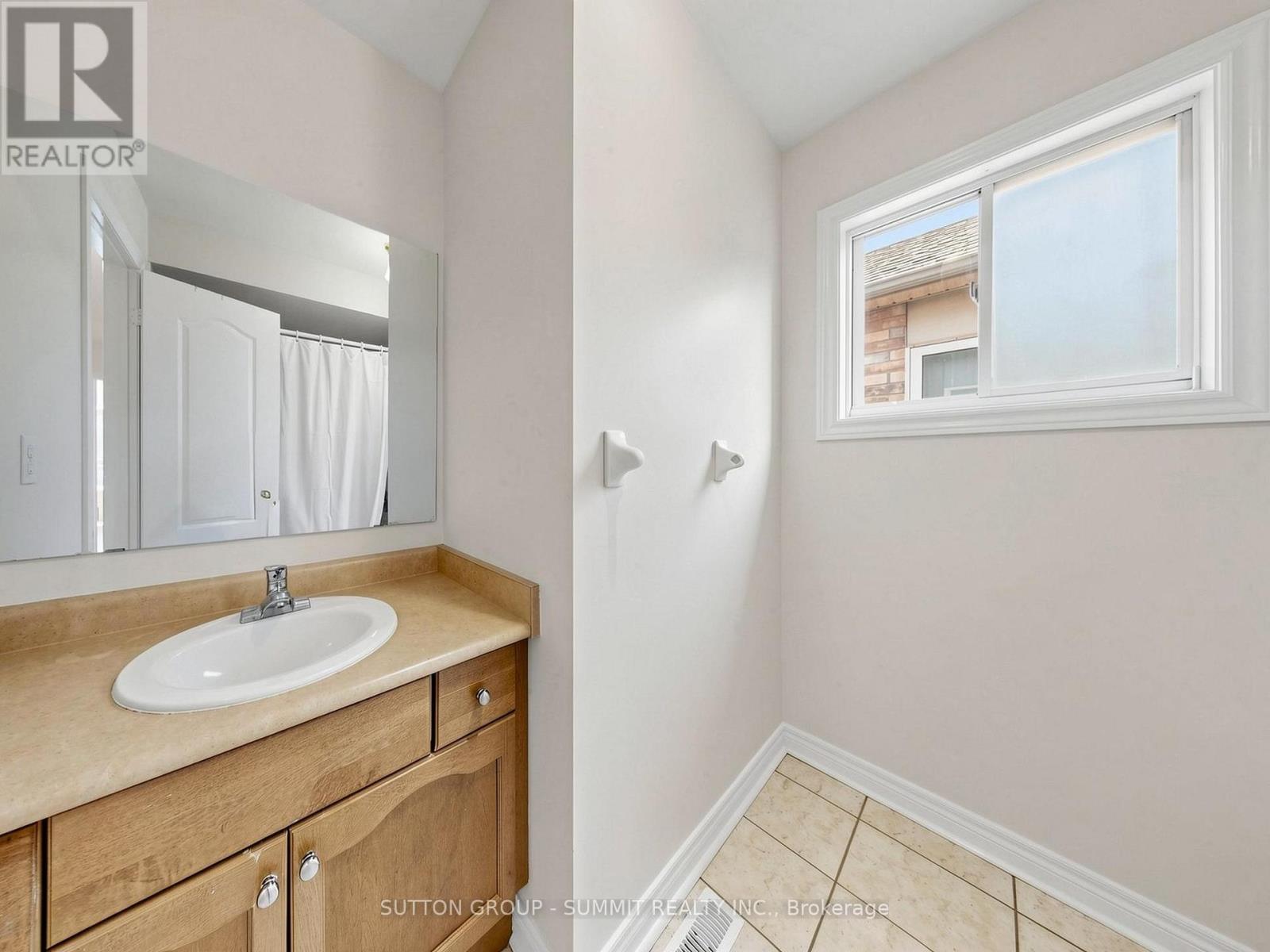 4880 Yorkshire Avenue, Mississauga, Ontario  L4Z 4H6 - Photo 30 - W13217024