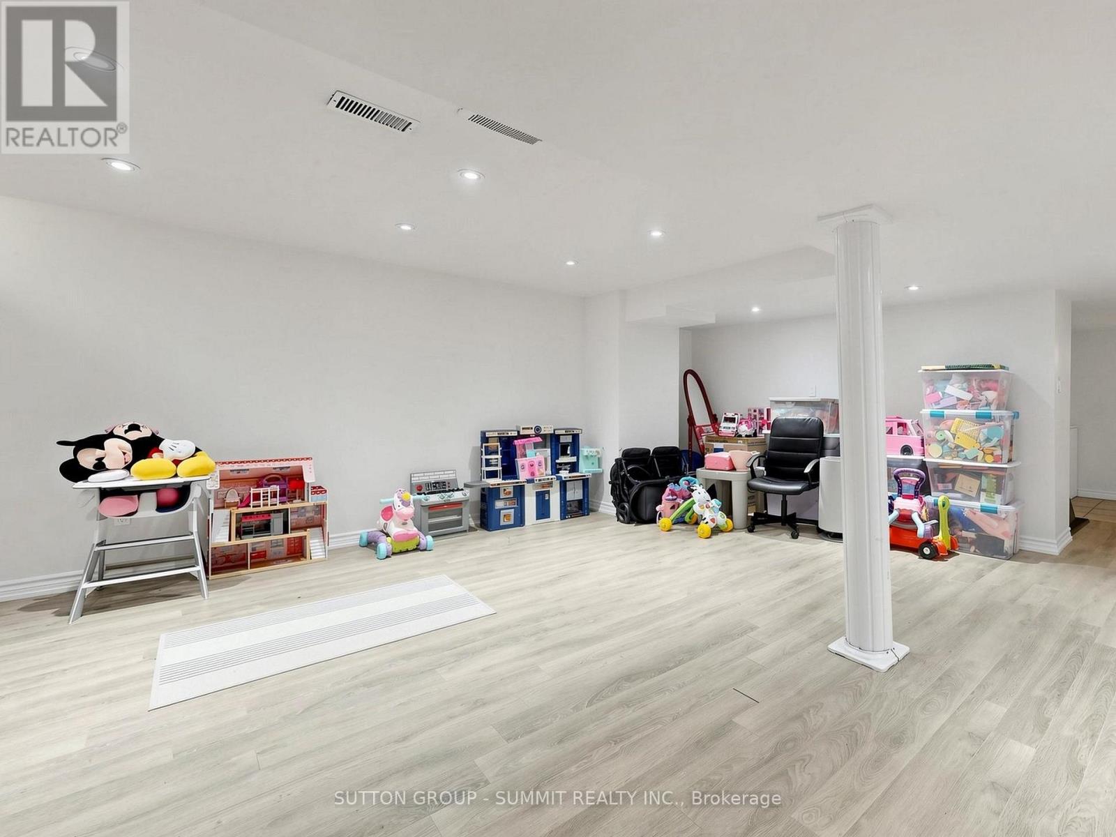 4880 Yorkshire Avenue, Mississauga, Ontario  L4Z 4H6 - Photo 34 - W13217024