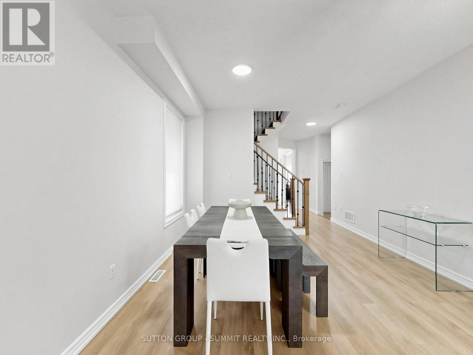 4880 Yorkshire Avenue, Mississauga, Ontario  L4Z 4H6 - Photo 4 - W13217024
