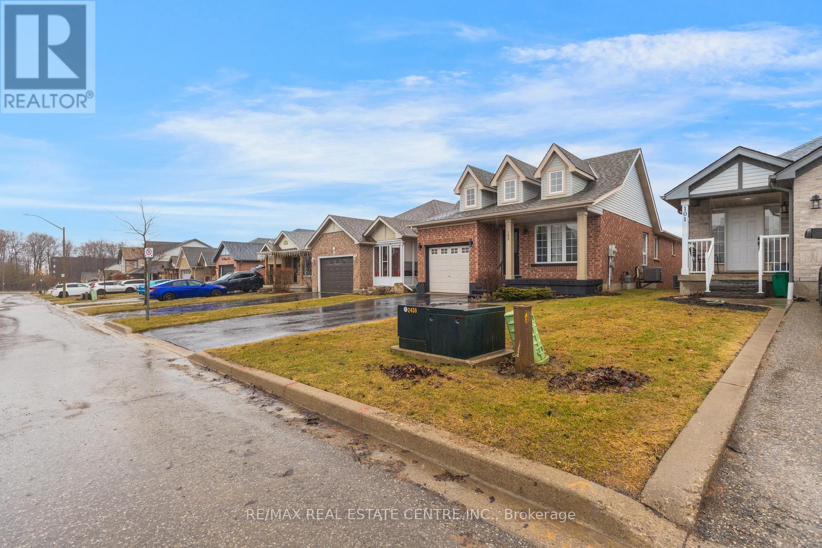 103 Biscayne Crescent N, Orangeville, Ontario  L9W 5E5 - Photo 2 - W13217036