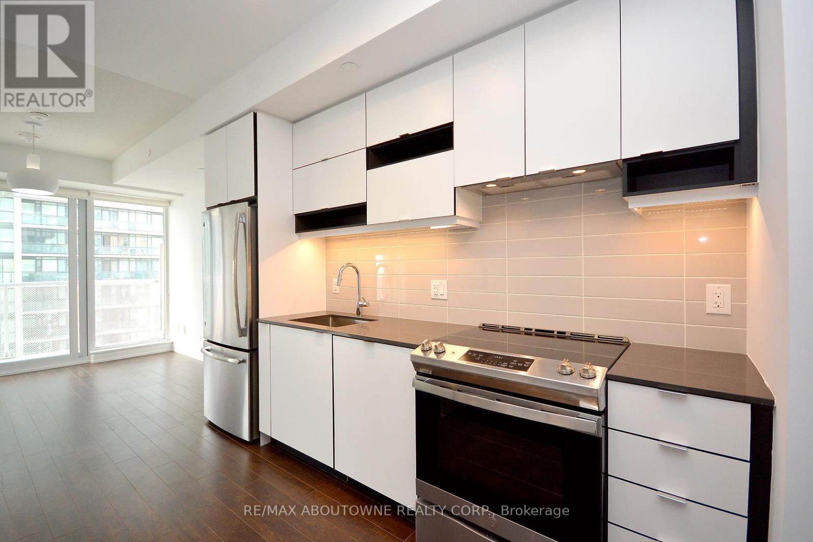 2602 - 4065 Confederation Parkway, Mississauga, Ontario  L5B 4N1 - Photo 10 - W13217046