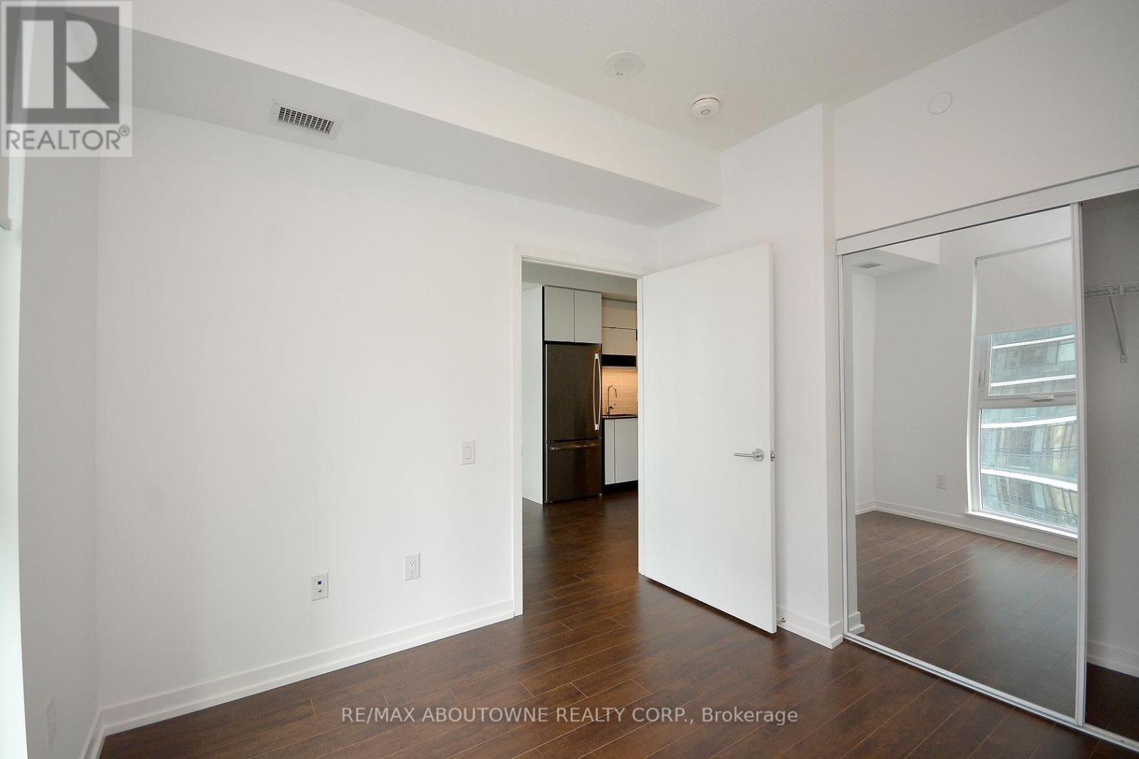 2602 - 4065 Confederation Parkway, Mississauga, Ontario  L5B 4N1 - Photo 13 - W13217046