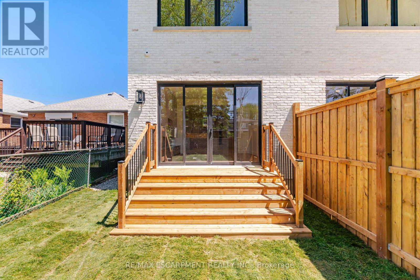 40b Maple Avenue N, Mississauga, Ontario  L5H 2S1 - Photo 48 - W13217100