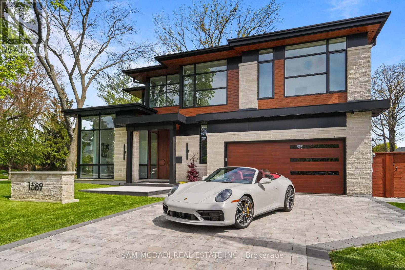 1589 Glenhill Crescent, Mississauga, Ontario  L5H 3C4 - Photo 2 - W13217102