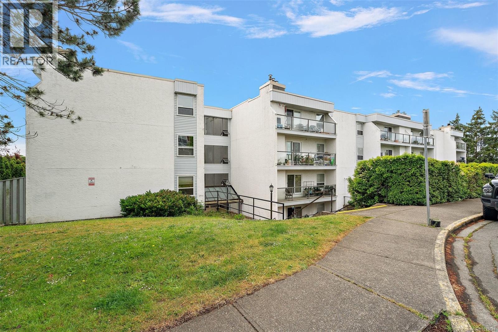 211 290 Regina Ave, Saanich, British Columbia