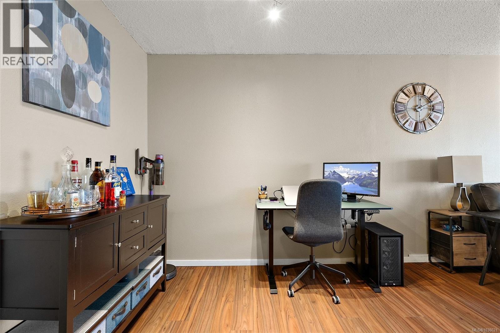 211 290 Regina Ave, Saanich, British Columbia  V8Z 6S6 - Photo 6 - 1038621