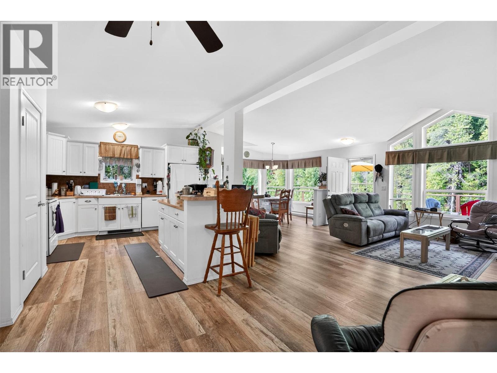 4761 Highway 31, Fletcher Creek, British Columbia  V0G 1M0 - Photo 14 - 10389227
