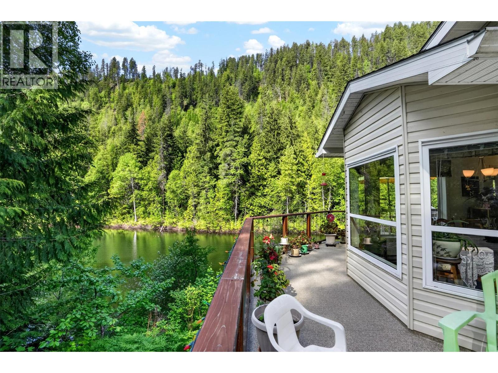 4761 Highway 31, Fletcher Creek, British Columbia  V0G 1M0 - Photo 12 - 10389227
