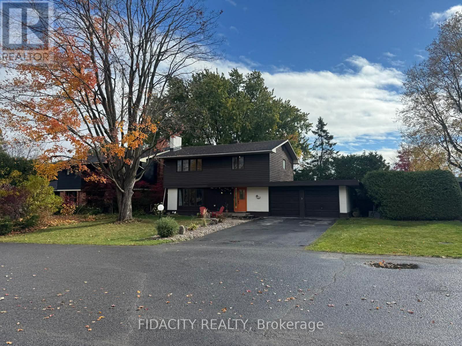 7 Gagnon Court, Ottawa, Ontario K2K 1A7 - Photo 3 - X13217142