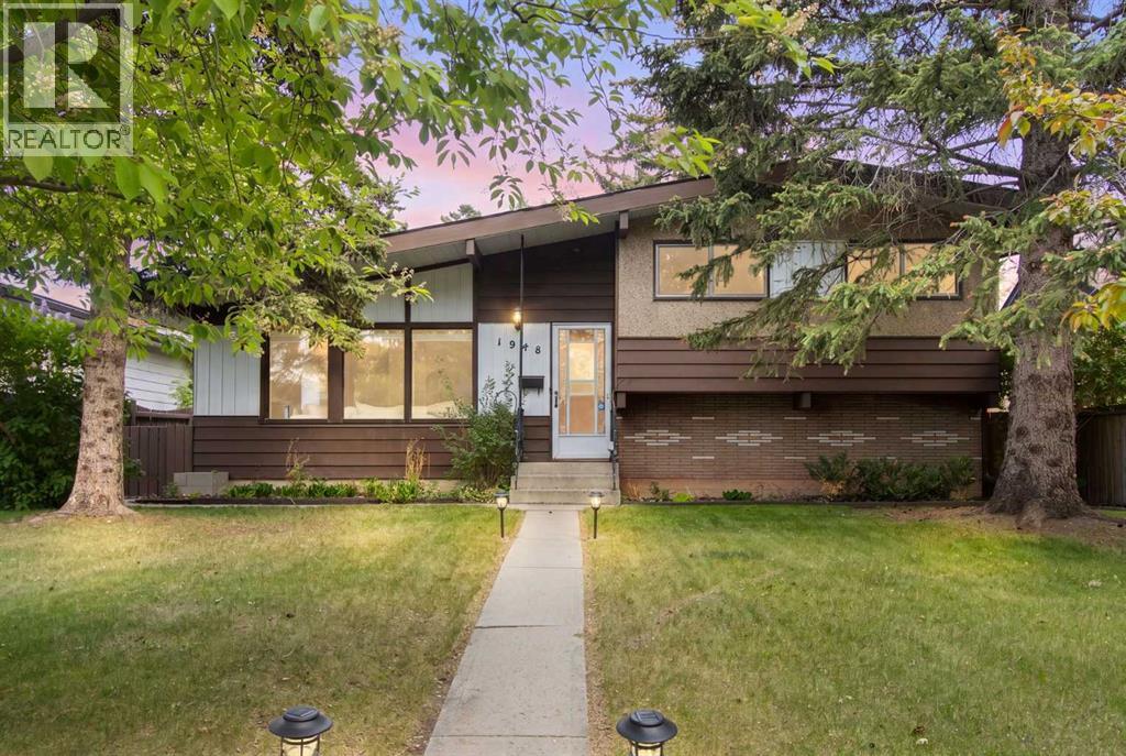 1948 Cottonwood Crescent Se, Calgary, Alberta  T2B 1P6 - Photo 1 - A2316316